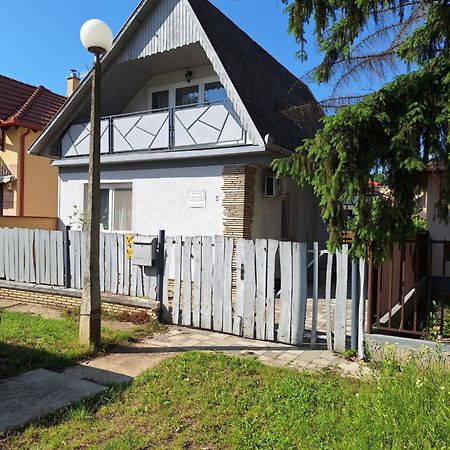 Nikolett Apartman Hajduszoboszlo Ngoại thất bức ảnh