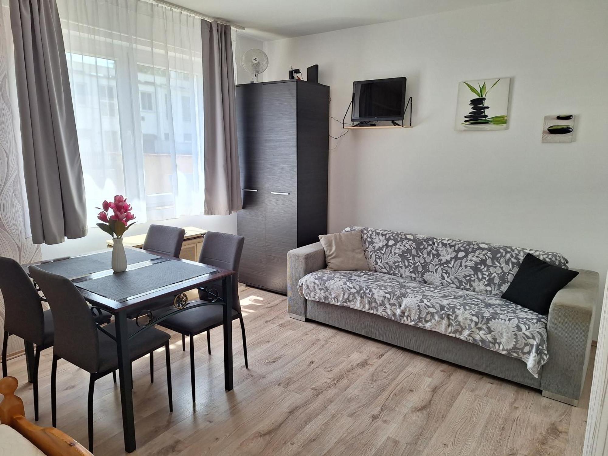 Nikolett Apartman Hajduszoboszlo Ngoại thất bức ảnh