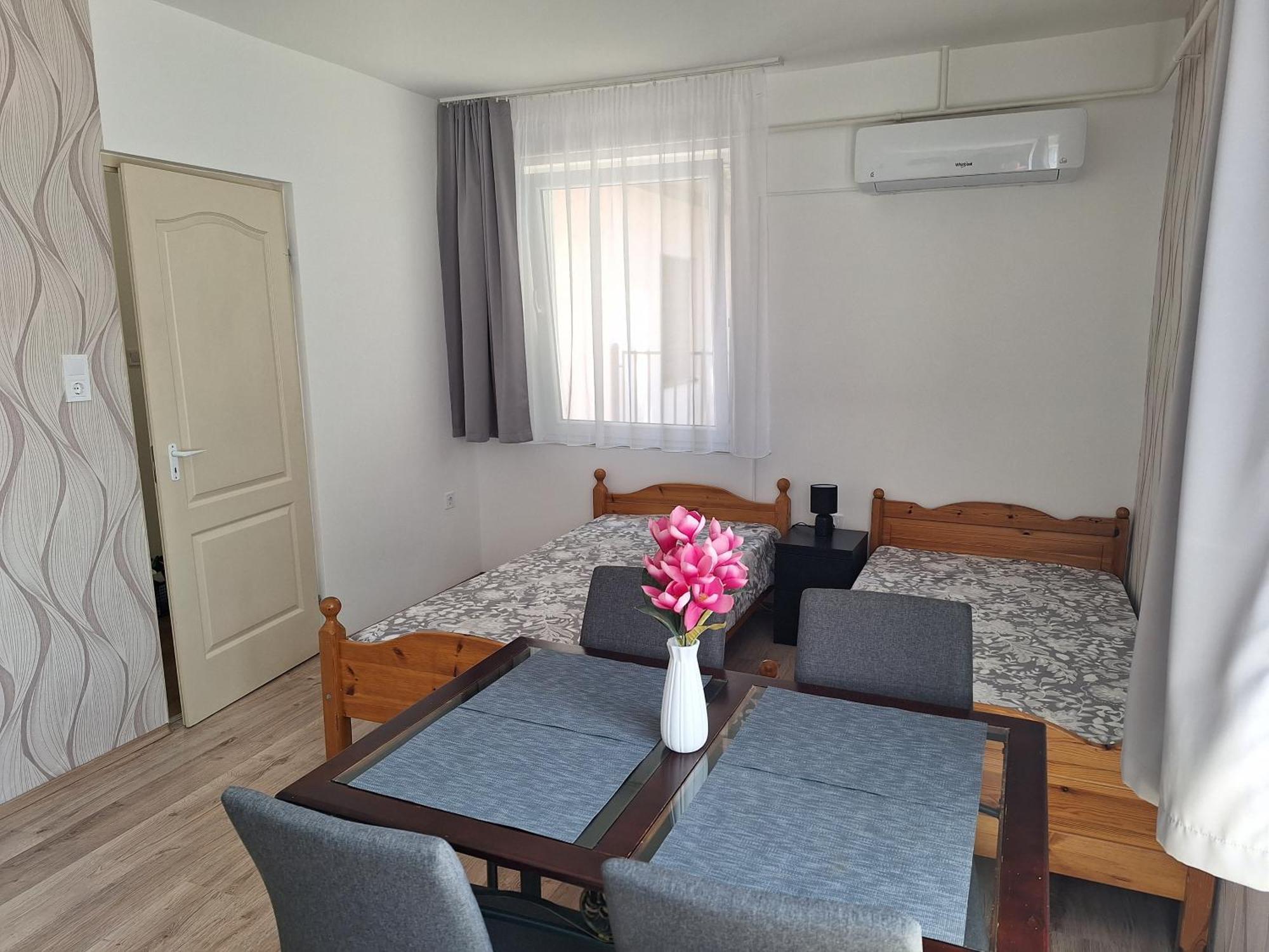 Nikolett Apartman Hajduszoboszlo Ngoại thất bức ảnh